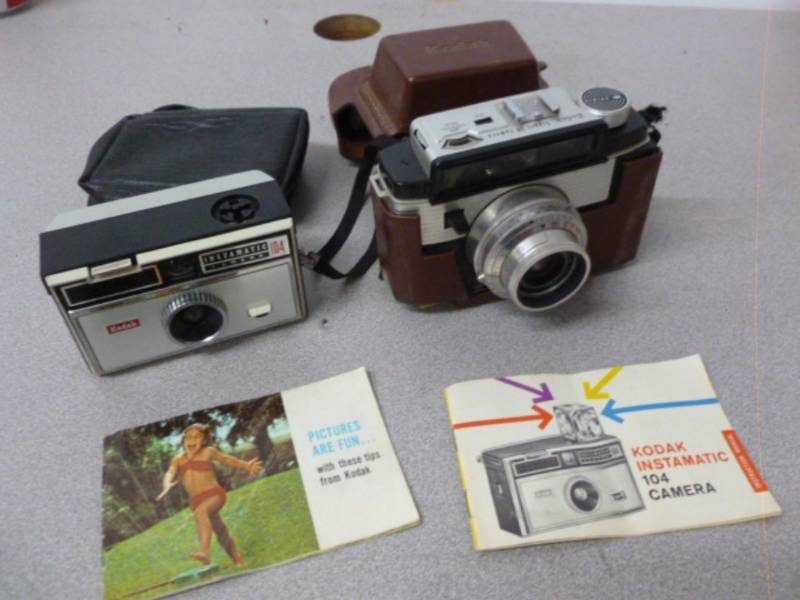 lot 17 image: Vintage Cameras