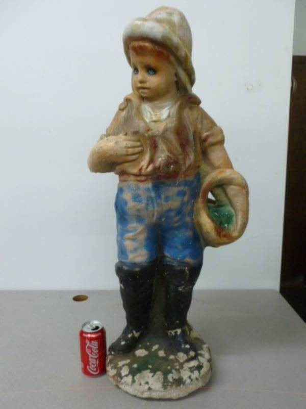 lot 21 image: Vintage Rock Garden Decoration
