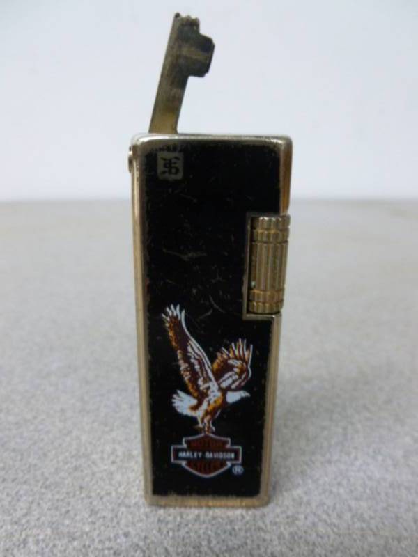 lot 33 image: Collectible