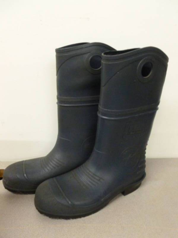 lot 36 image: Rubber Boots