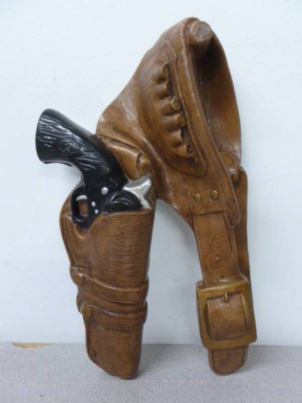 lot 46 image: Home Decor