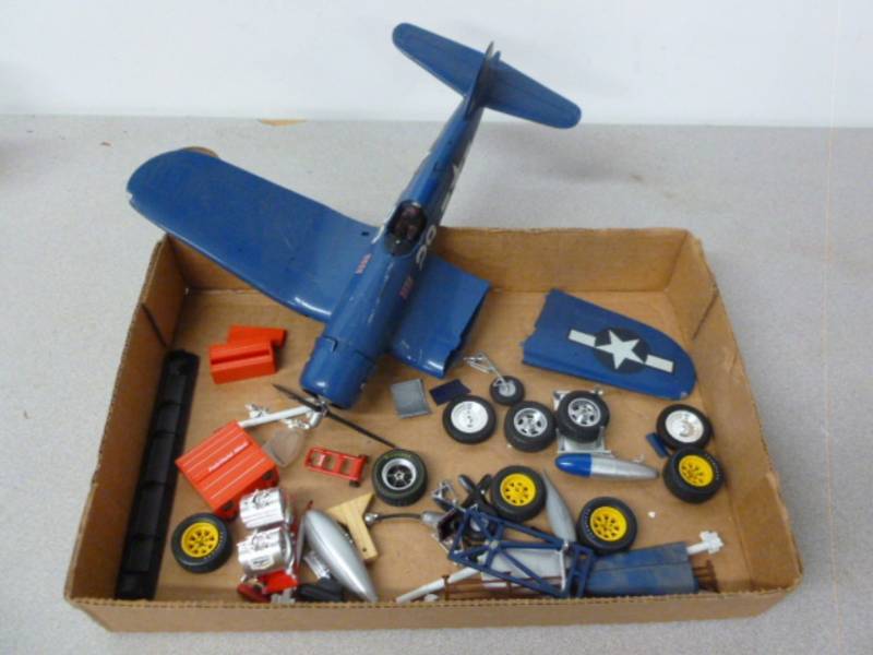 lot 49 image: Model Airplane