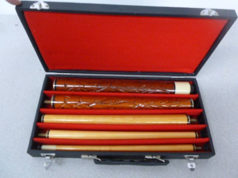 lot 52 image: Pool Stick