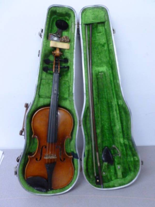 lot 85 image: Vintage Violin