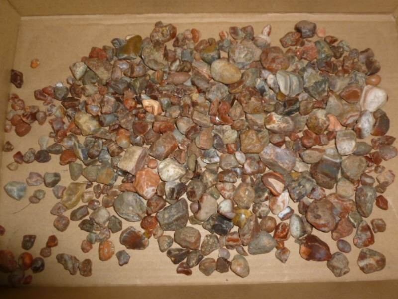 lot 164 image: Agates