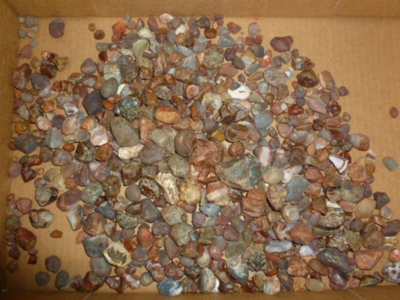 lot 165 image: Agates