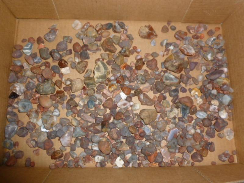 lot 166 image: Agates