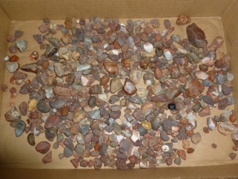 lot 168 image: Agates