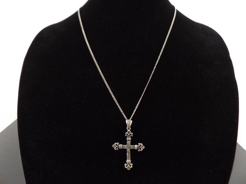 lot 17 image: .925 Sterling Silver Necklace and Cross Pendant
