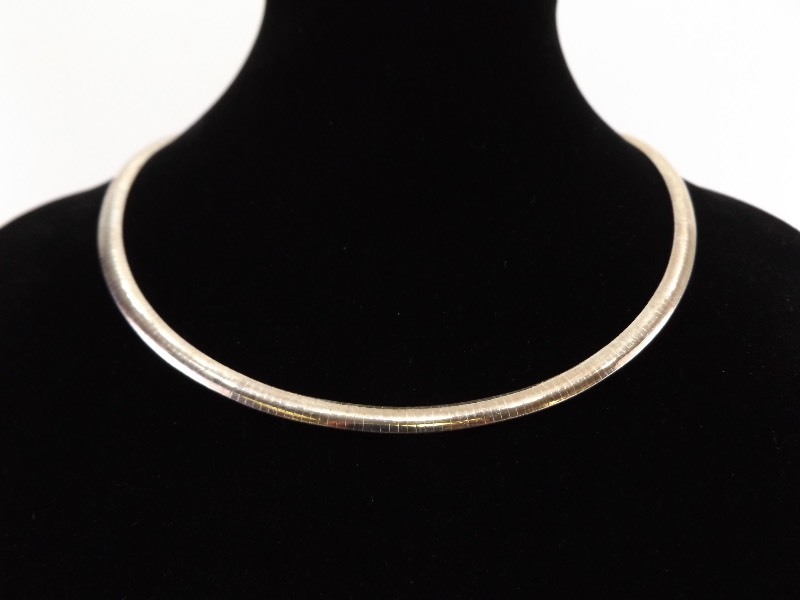 lot 21 image: NEW .925 Sterling Silver Omega Necklace