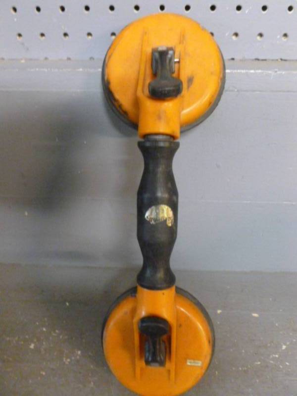 lot 8 image: Windshield Repair