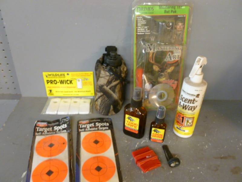 lot 39 image: Hunting Items