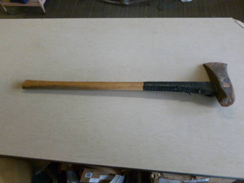 lot 106 image: Splitting Maul