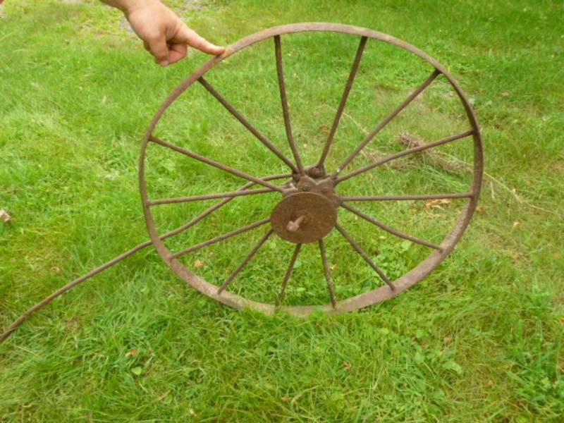 lot 114 image: Antique Steel Wheel