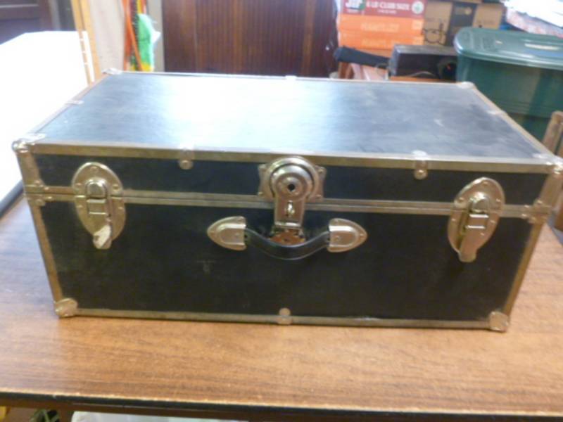 lot 209 image: Vintage Trunk