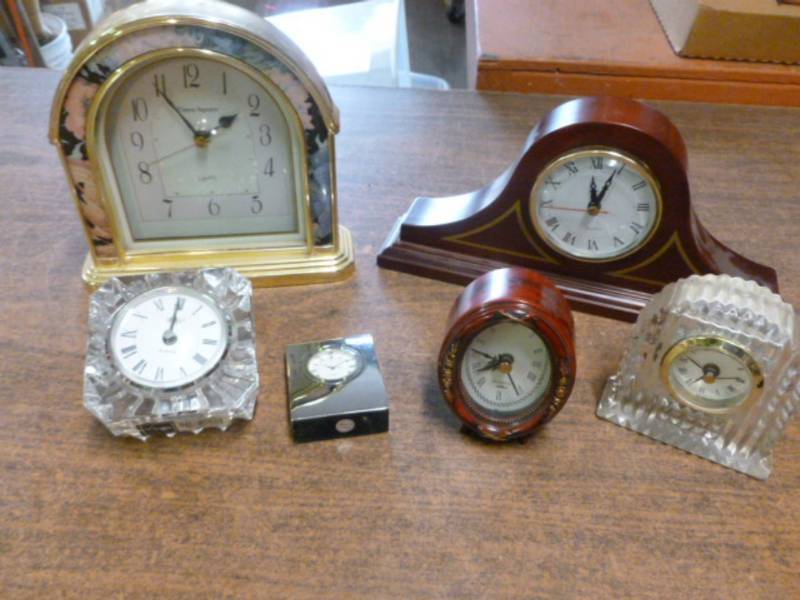 lot 223 image: Dresser Clocks
