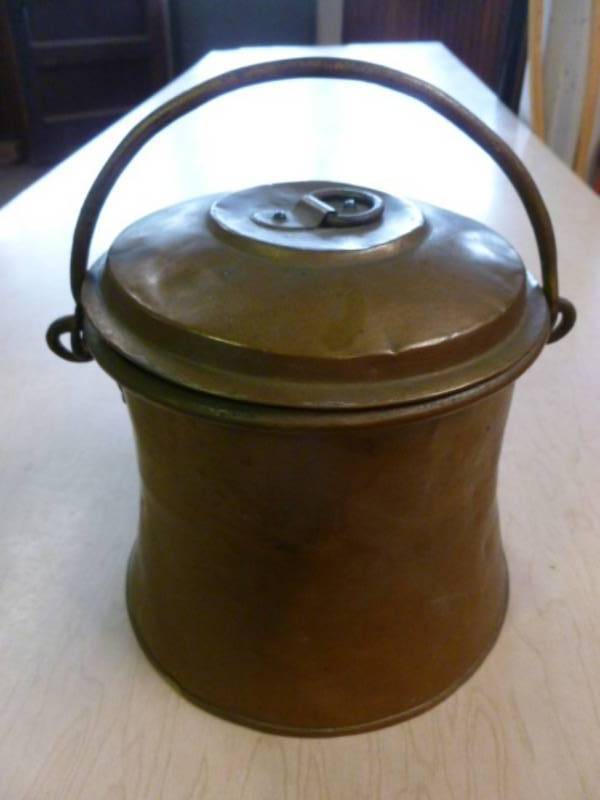 lot 242 image: Antique Copper Pot