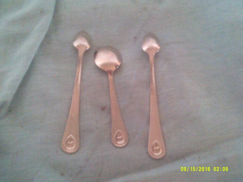 lot 17 image: 3 SILVER PLATTED GERBER BABY SPOONS