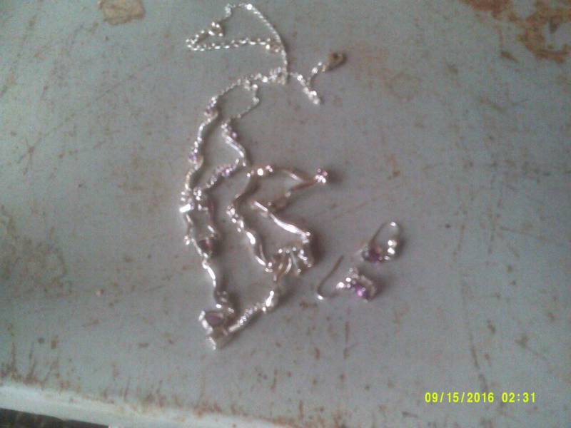 lot 19 image: SILVER NECKLACE AND EARINGS AND BRACELET