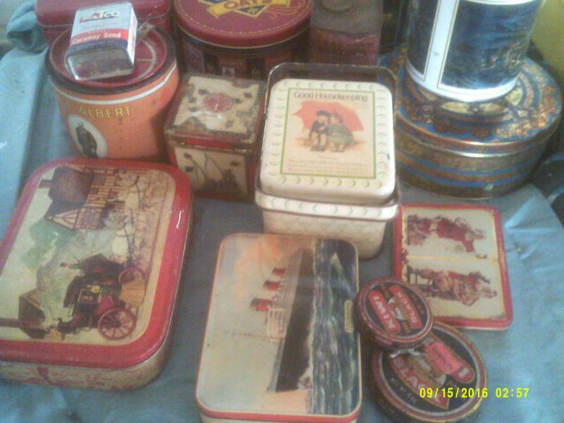 lot 25 image: VINTAGE TINS