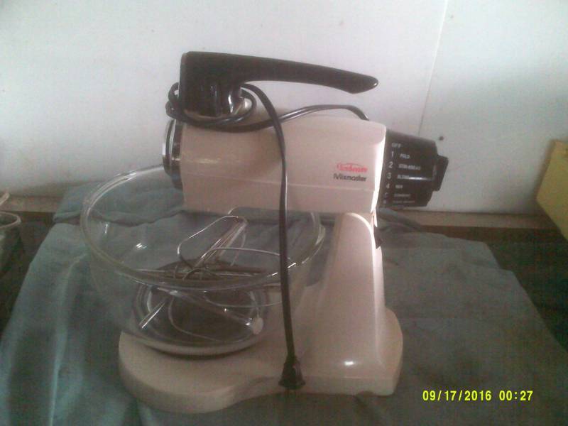 lot 28 image: SUNBEAM MIX MASTER