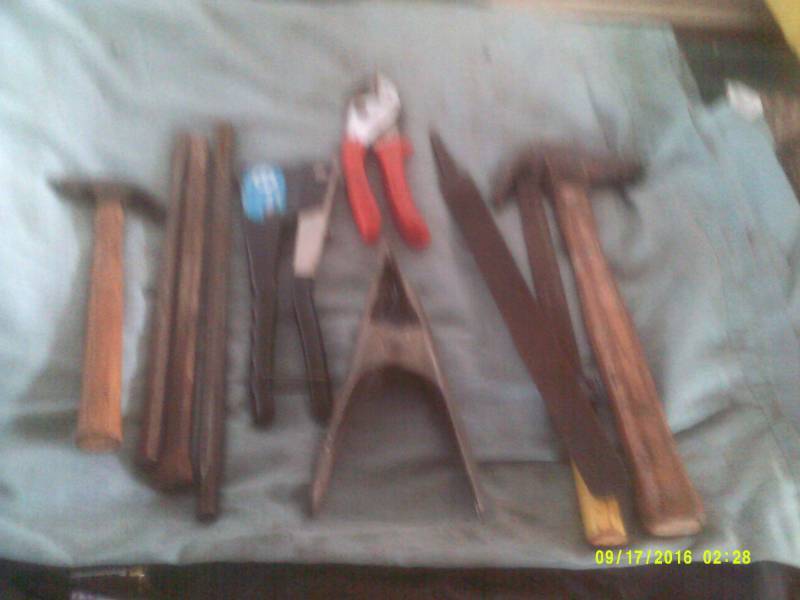 lot 30 image: HAND TOOLS