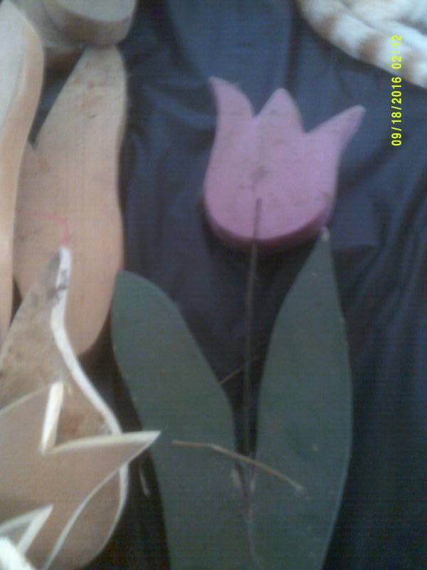 lot 37 image: WOOD PATTERNS FOR MAKING TULIPS