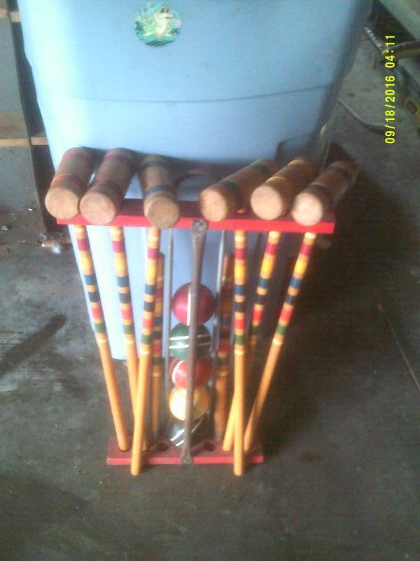 lot 48 image: VINTAGE CROQUET SET