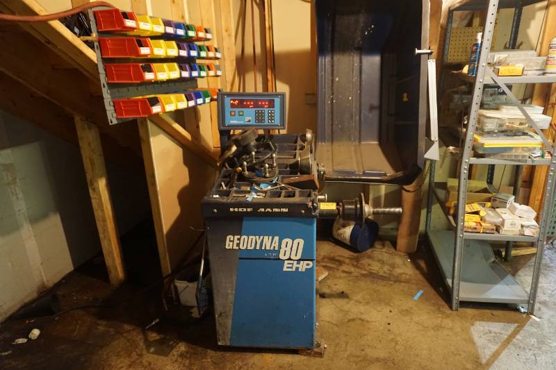 Hofmann Geodyna 80 EHP Computer Tire Balancing Machine Auto