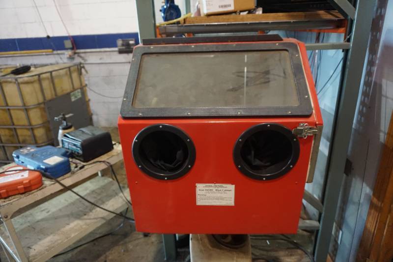 Central Pneumatic Model 42202 Wall Mount Sand Blasting Cabinet