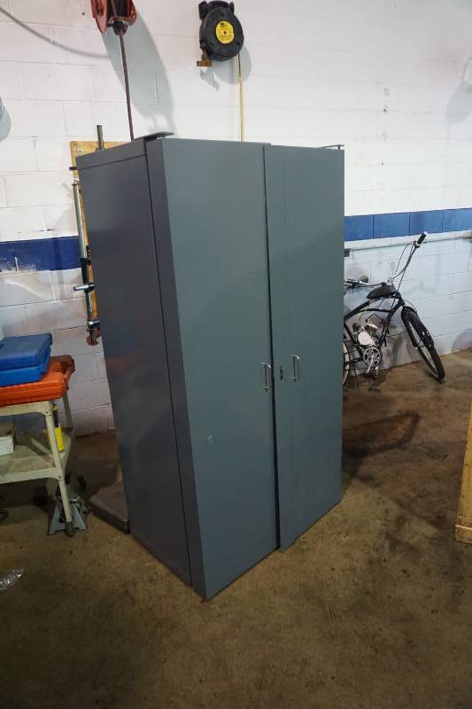 lot 121 image: Metal 2 Door Upright Storage Cabinet