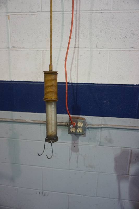 lot 28 image: Mechanics Shop Light Wall Mount Hose Reel