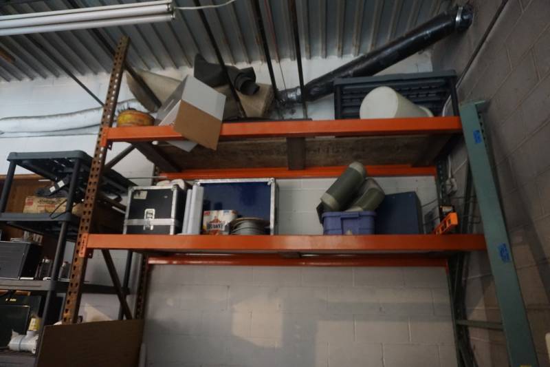 lot 10 image: Pallet Racking Section