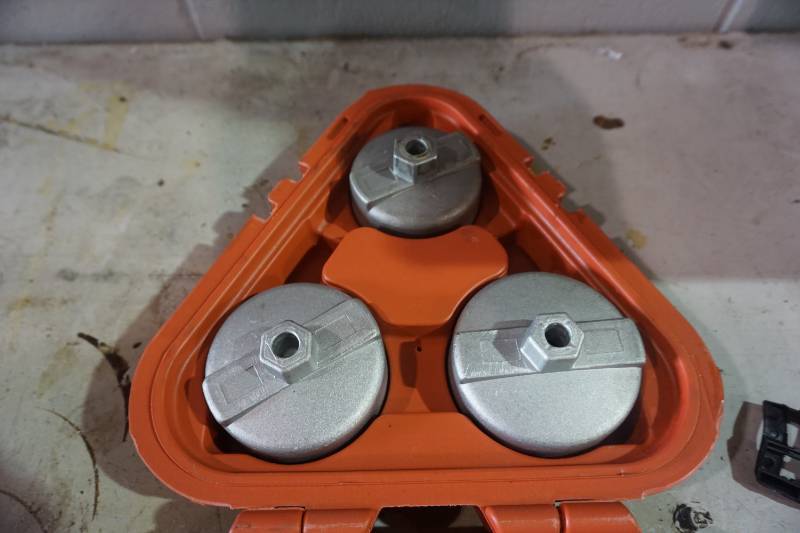 lot 34 image: Shankly Model DN-A1108 3 PC Oil Filter Cap Wrench Set With Case