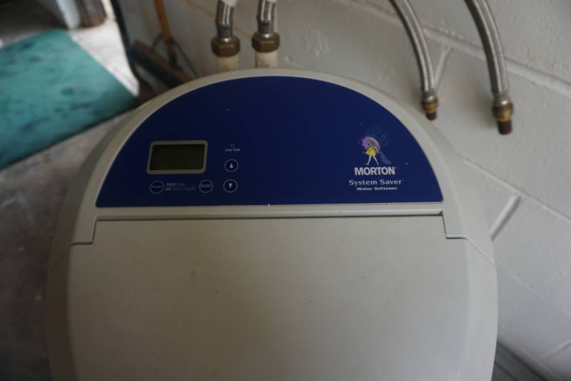 lot 22 image: Morton System Saver Water Softener Unit