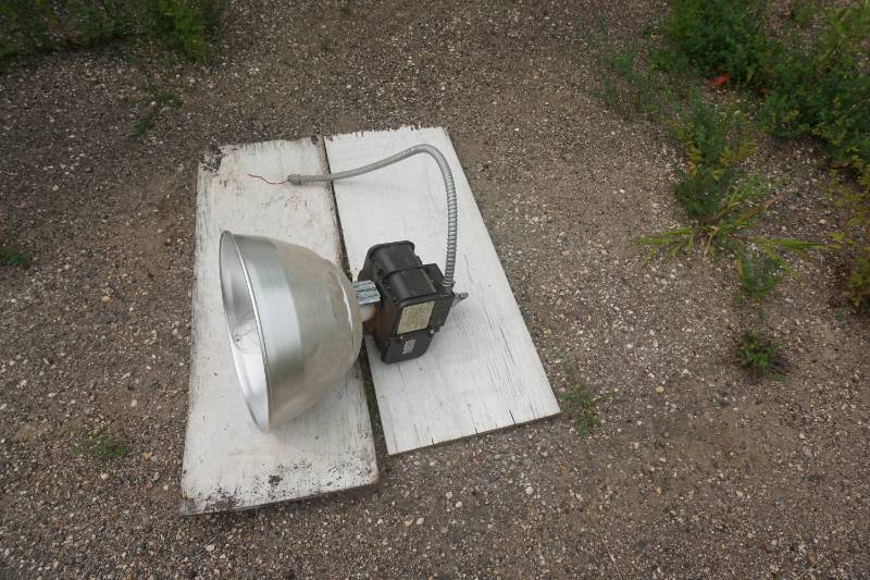 lot 43 image: Lithonia Lighting Hi Tek Warehouse Shop Light
