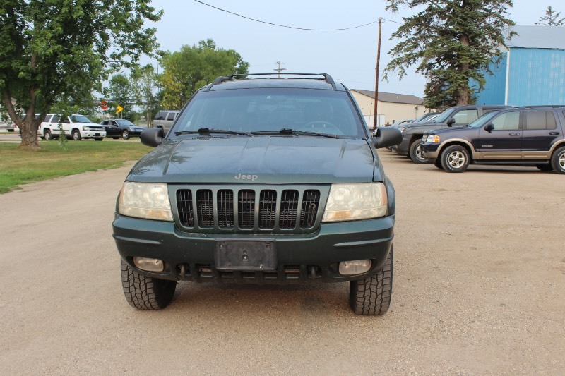 lot 2783 image: 2000 Jeep Grand Cherokee Limited V8 4x4