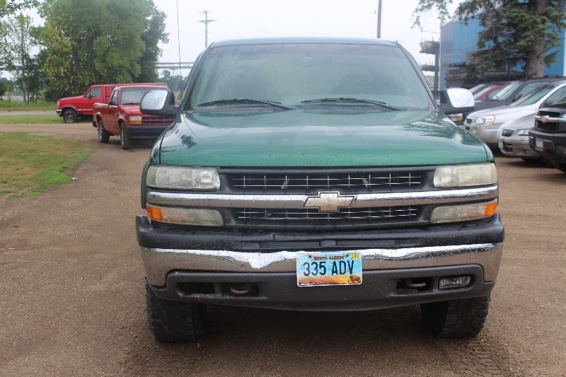 lot 2792 image: 2000 Chevrolet Silverado 1500 4x4 Z71