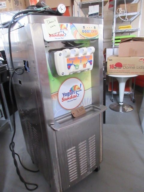 SOFT SERVE FROZEN YOGURT  ICE CREAM MACHINE