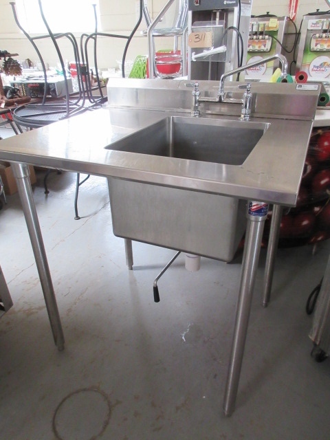 STAINLESS STEEL FREESTANDING SINK
