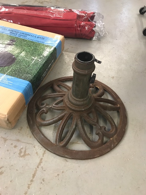 PATIO UMBRELLA LOT