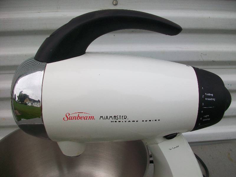 lot 21 image: Sunbeam Mixer