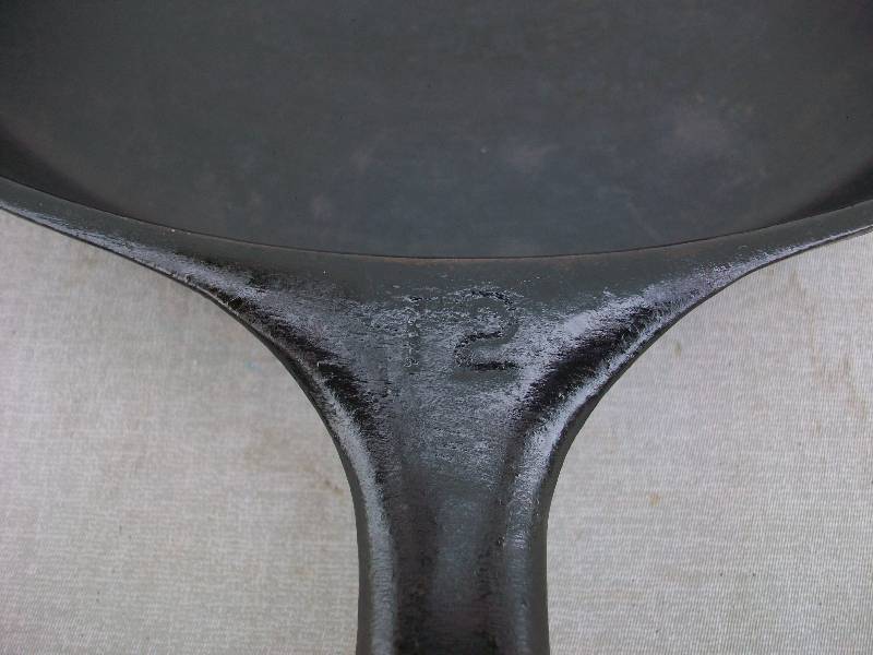 lot 25 image: #12 Cast Iron Skillet