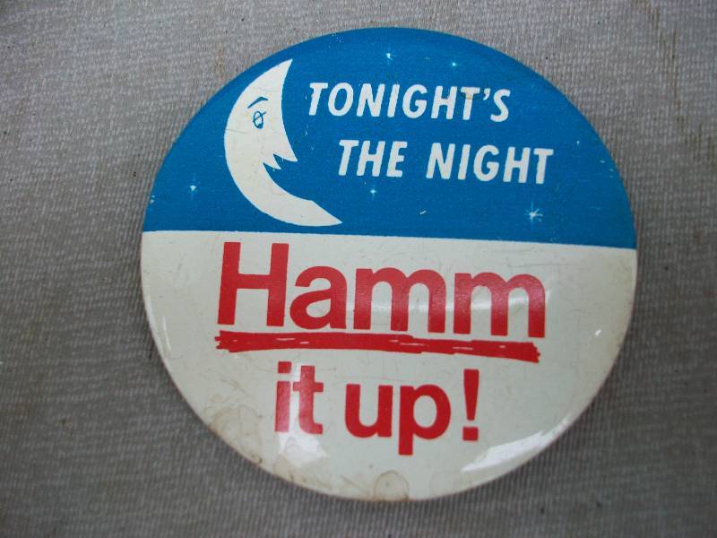 lot 42 image: Political Pins