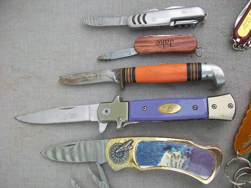 lot 43 image: Pocket Knives