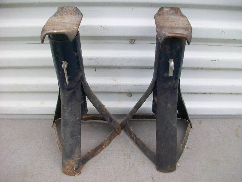 lot 56 image: Jack Stands