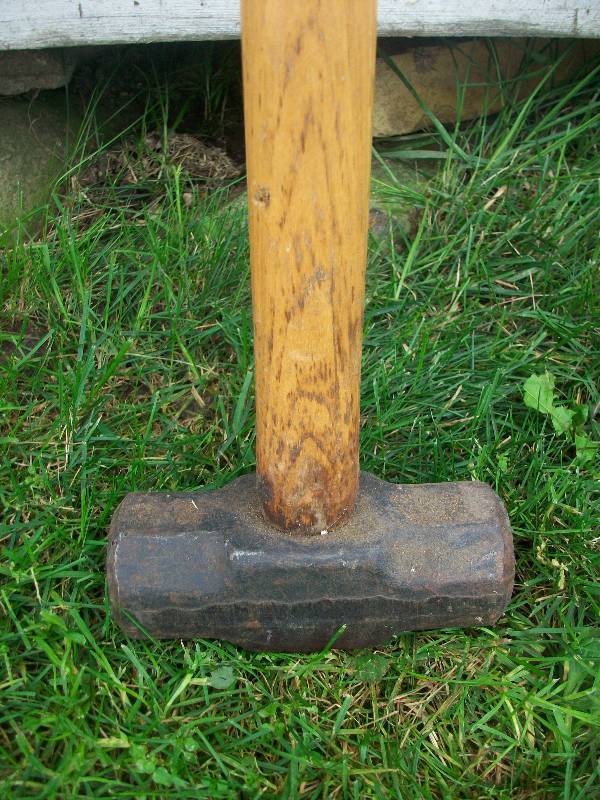 lot 58 image: Sledge Hammer, Sand Shovel & Vintage Edger