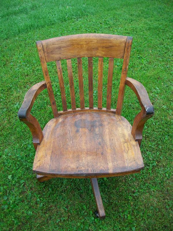 lot 76 image: Wood Office Chair