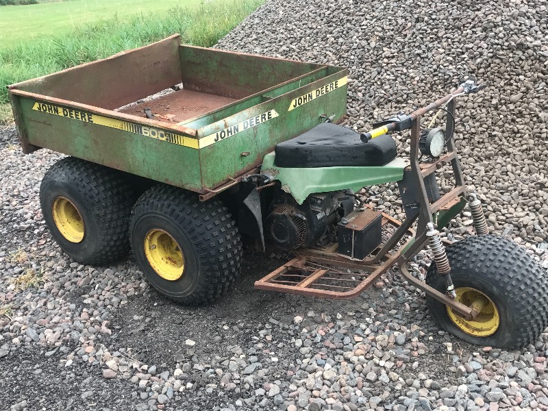 lot 5 image: John Deere 600 Gator