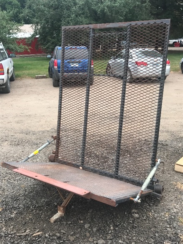 lot 7 image: Receiver-Mount Tailgate  Ramp